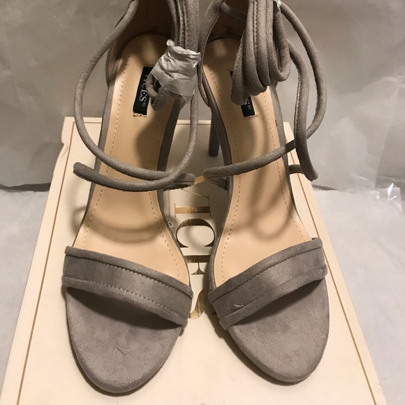 NIB VICES HEELS - Picture 5 of 5